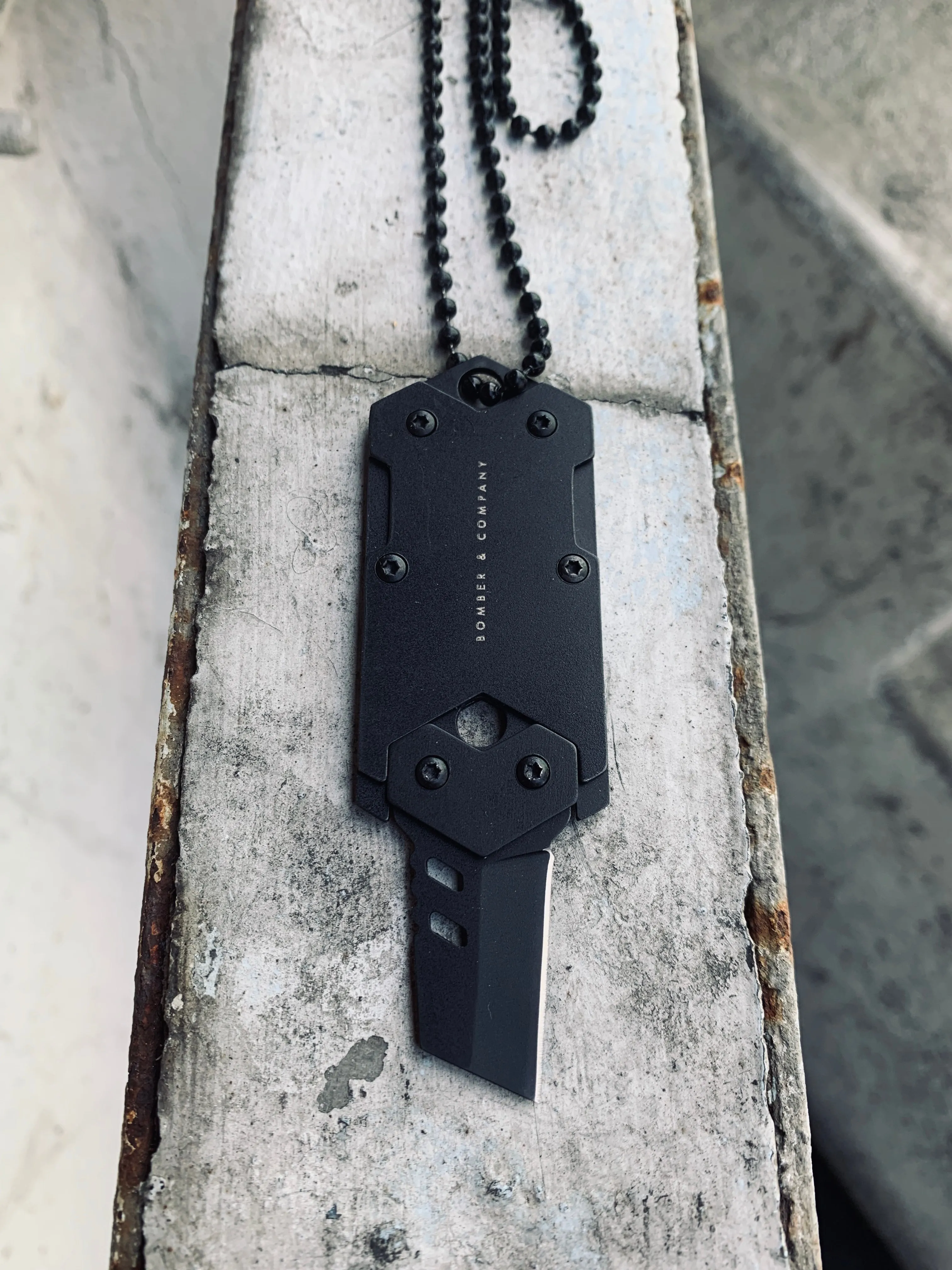B-2 Dog Tag | Concealed Nano Blade