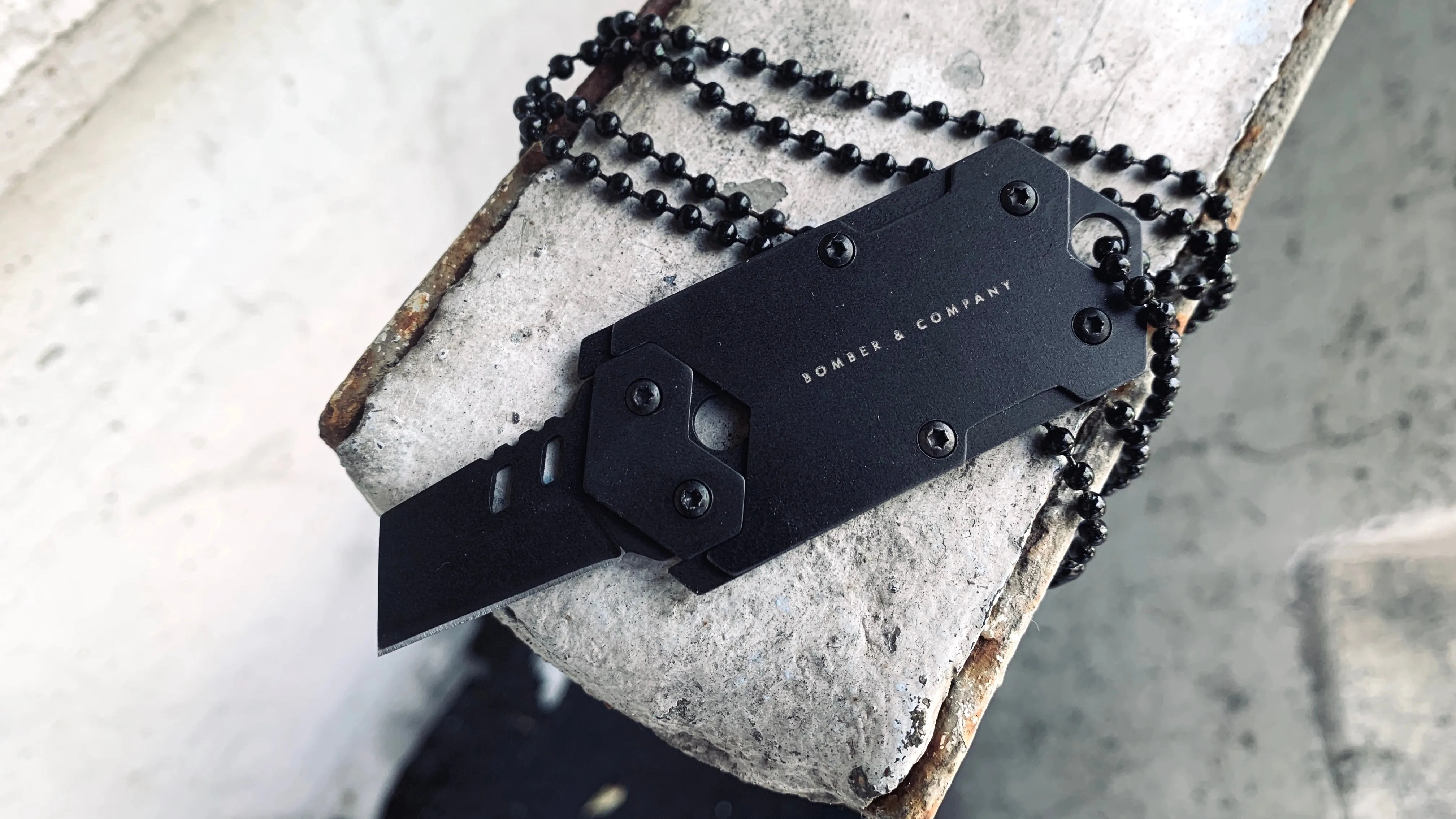 B-2 Dog Tag | Concealed Nano Blade