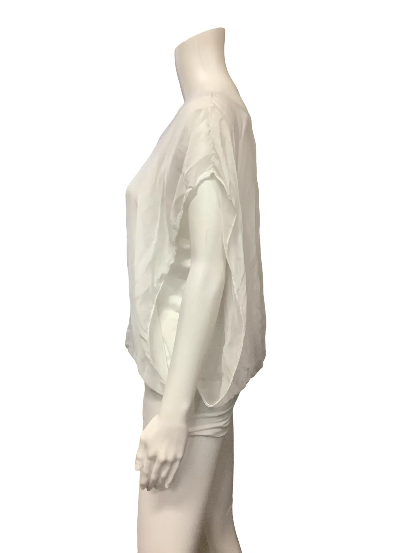 Gigi Moda Top White Sheer Cap Sleeve Size: M