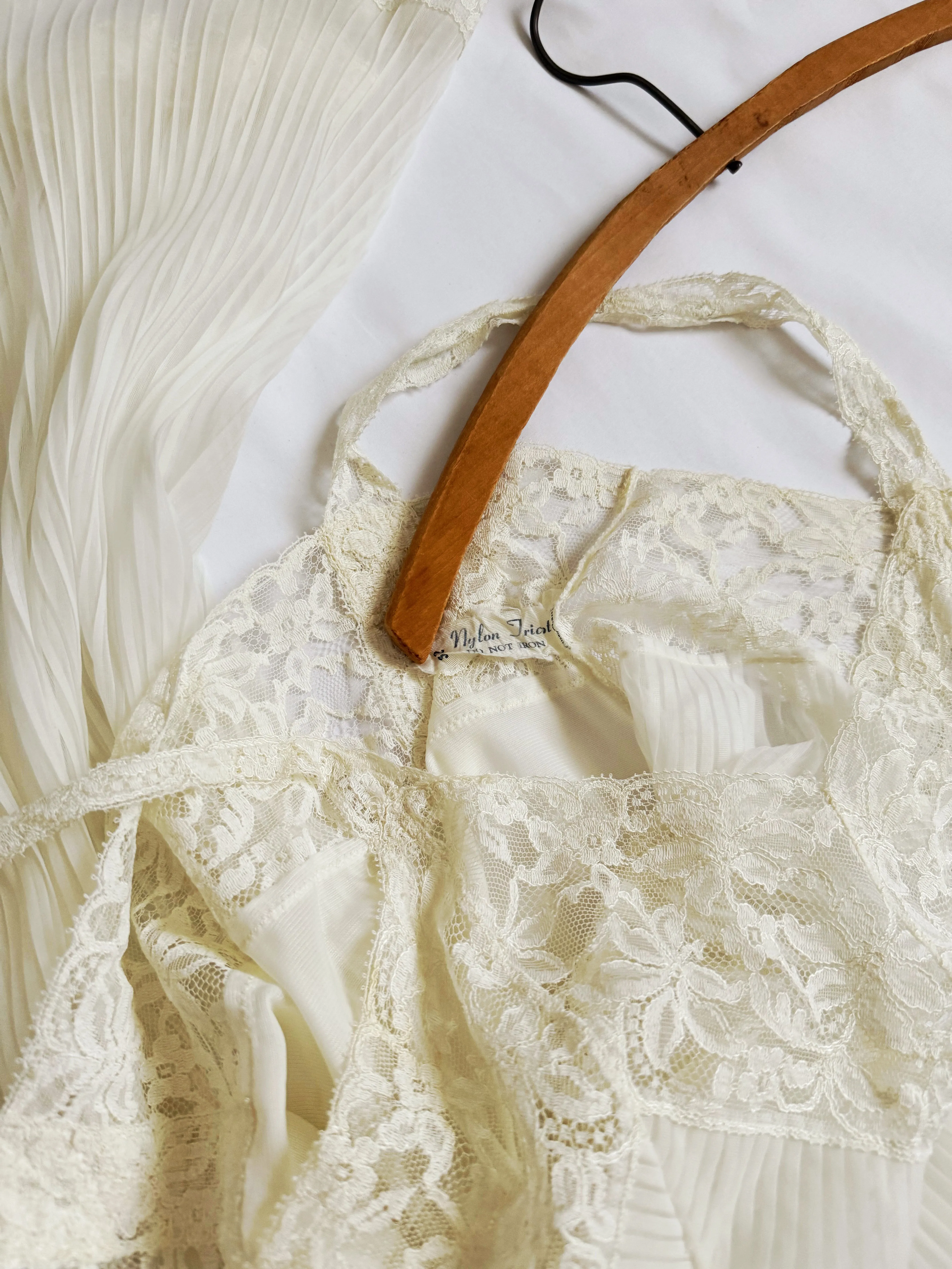 Vintage Pleated Sheer Lace Trim Midi Slip